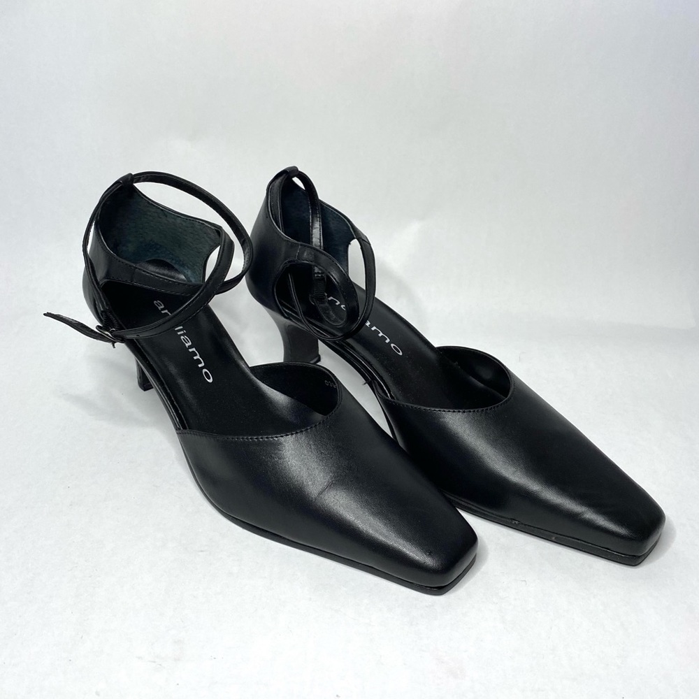 New Andiamo strappy black heel